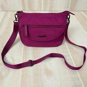 Baggallini Women's Pocket Crossbody 2.0 Bag Plum